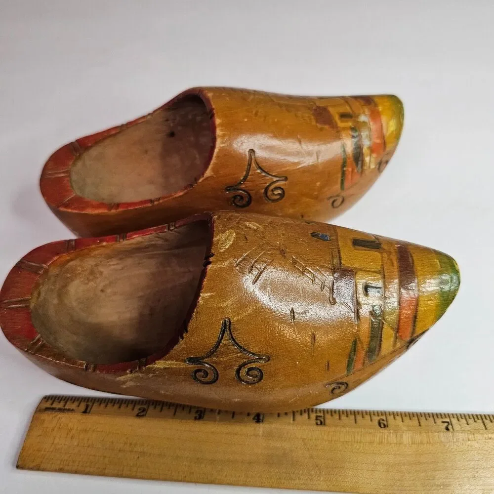 Vtg Wooden Dutch Clog Shoes Handcarved Painted 7